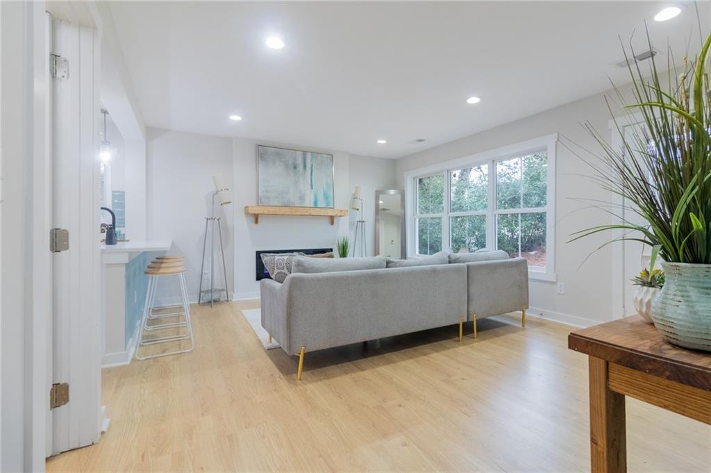 2077 W Flat Shoals Terrace
