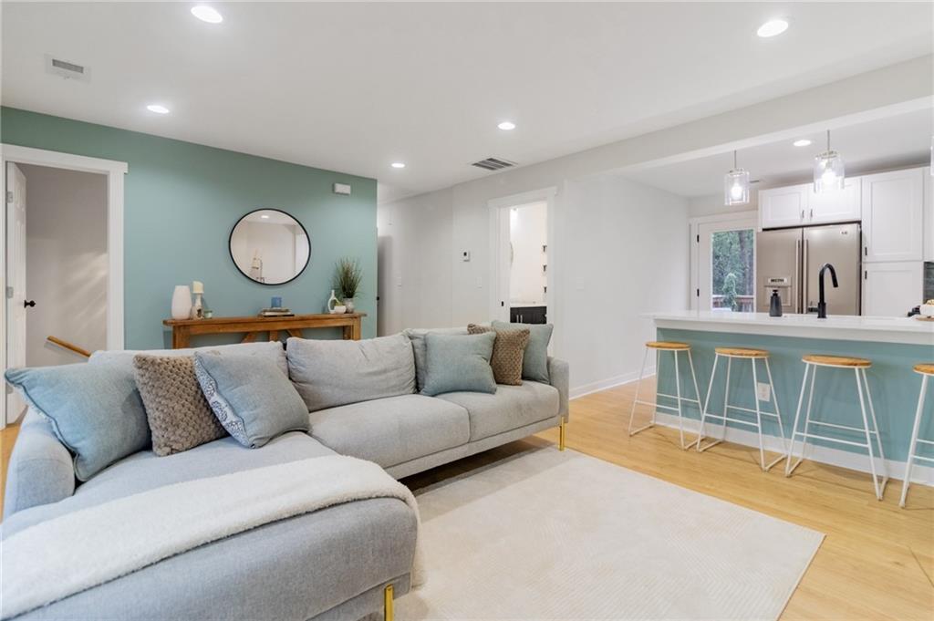 2077 W Flat Shoals Terrace