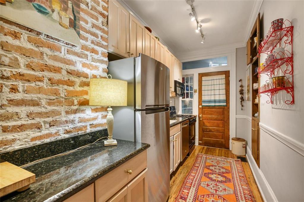 1046 North Avenue NE Unit 2C