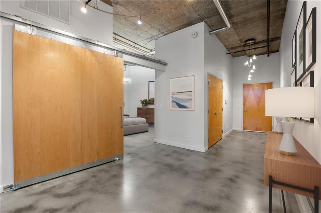 660 Glen Iris Drive NE Unit 207