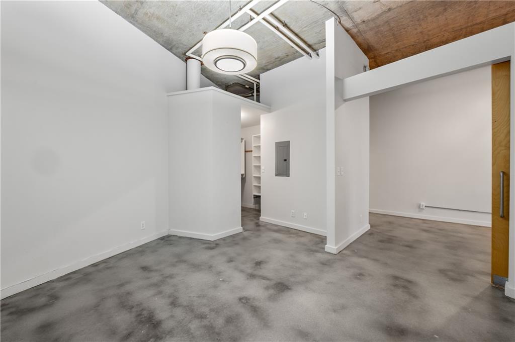 660 Glen Iris Drive NE Unit 207