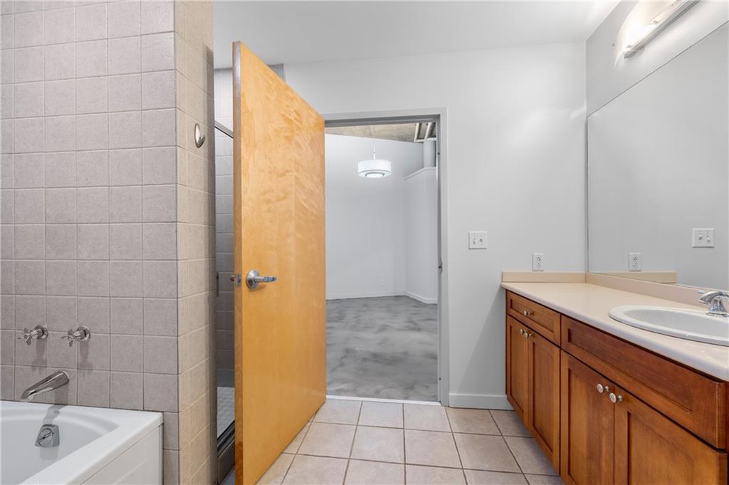 660 Glen Iris Drive NE Unit 207