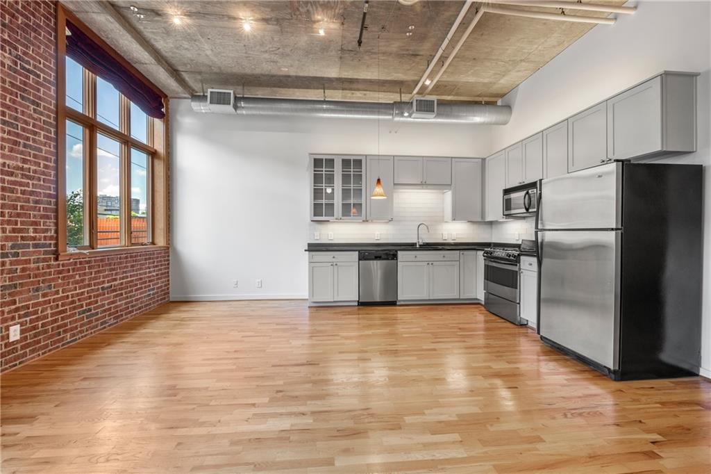 660 Glen Iris Drive NE Unit 207