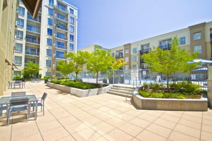 711 COSMOPOLITAN Drive NE Unit 716