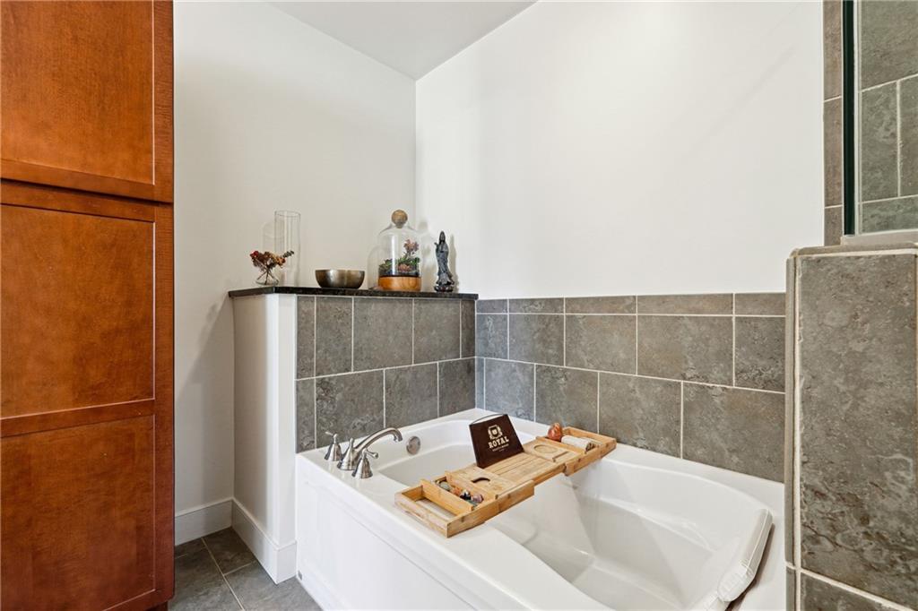 201 W Ponce De Leon Avenue Unit 42