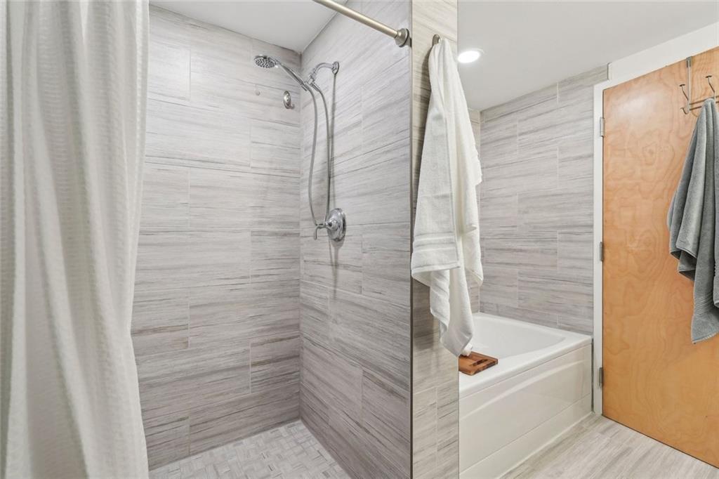 640 Glen Iris Drive NE Unit 609