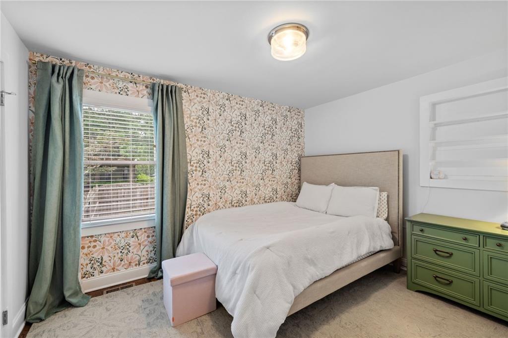 1450 Walker Street SE