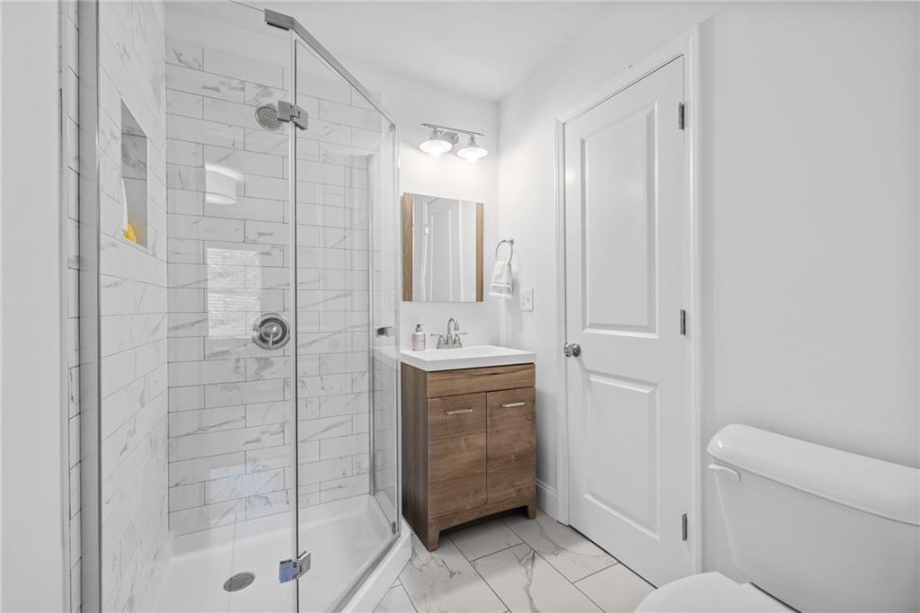 1450 Walker Street SE