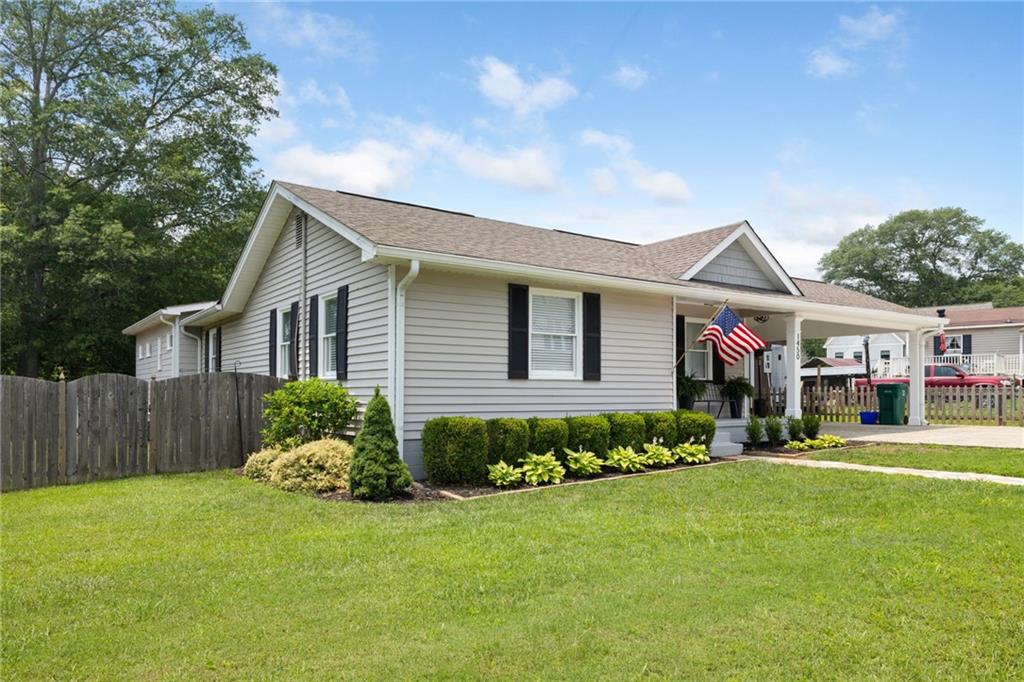 1450 Walker Street SE