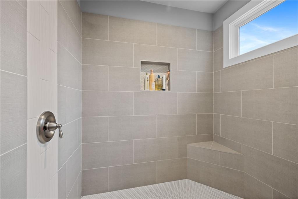 1450 Walker Street SE