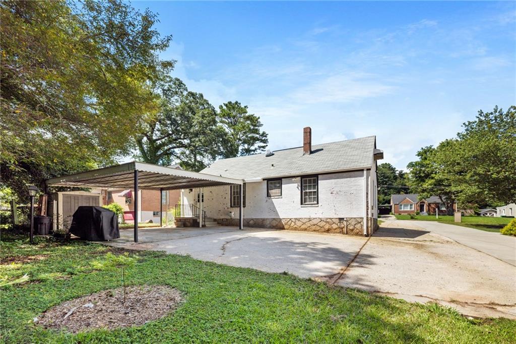 2427 Saint Patrick Street SE