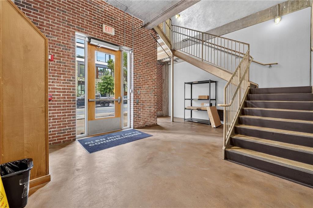 660 Glen Iris Drive NE Unit 207