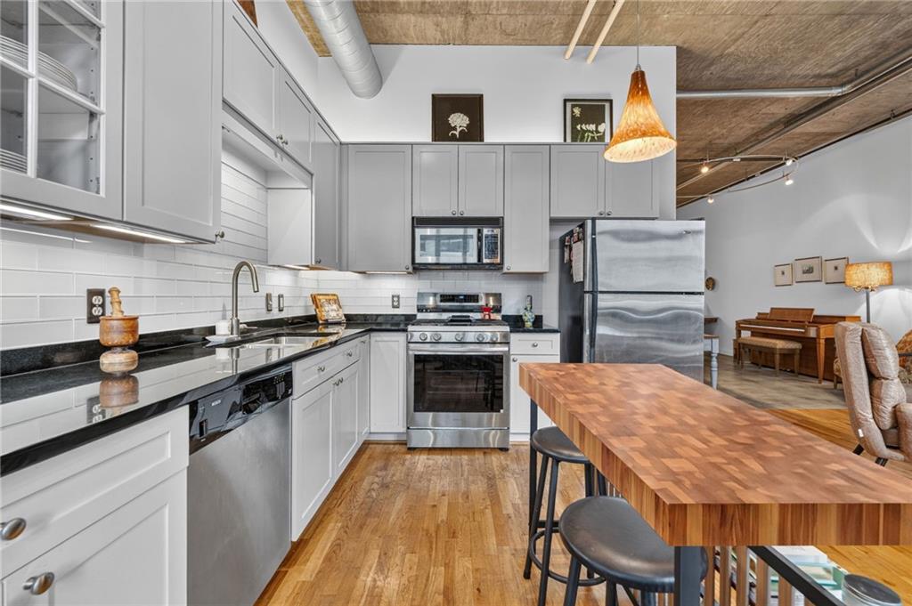 660 Glen Iris Drive NE Unit 207