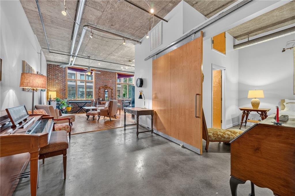 660 Glen Iris Drive NE Unit 207