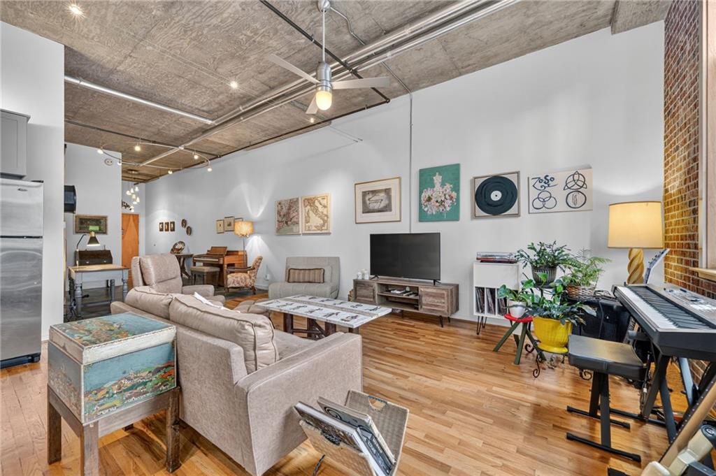 660 Glen Iris Drive NE Unit 207