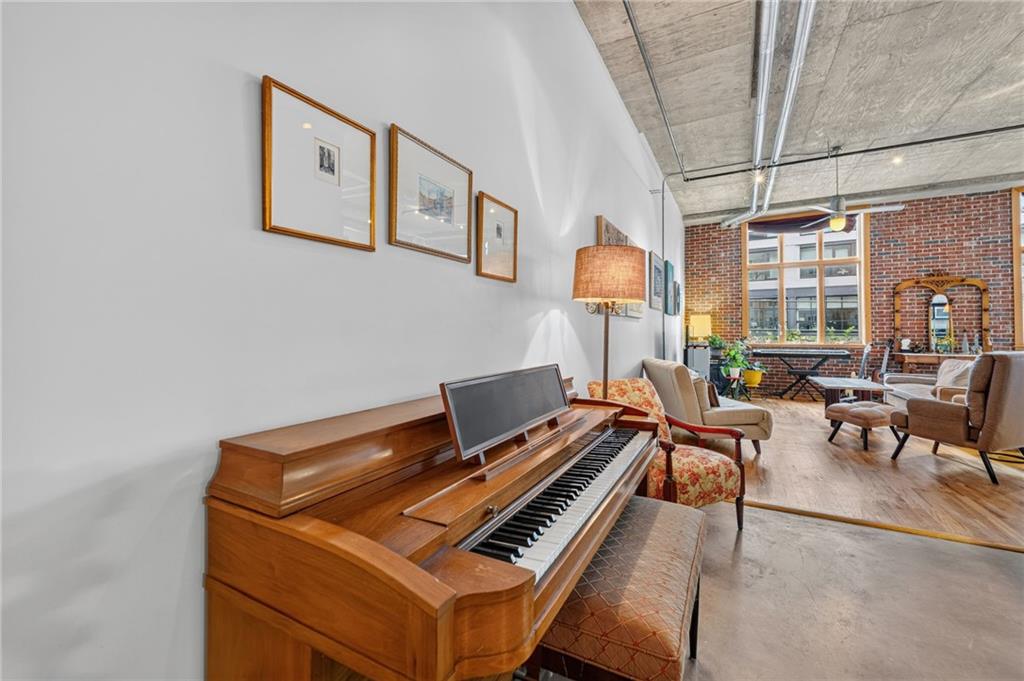 660 Glen Iris Drive NE Unit 207