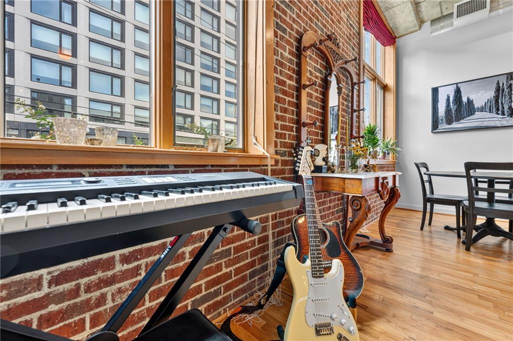 660 Glen Iris Drive NE Unit 207
