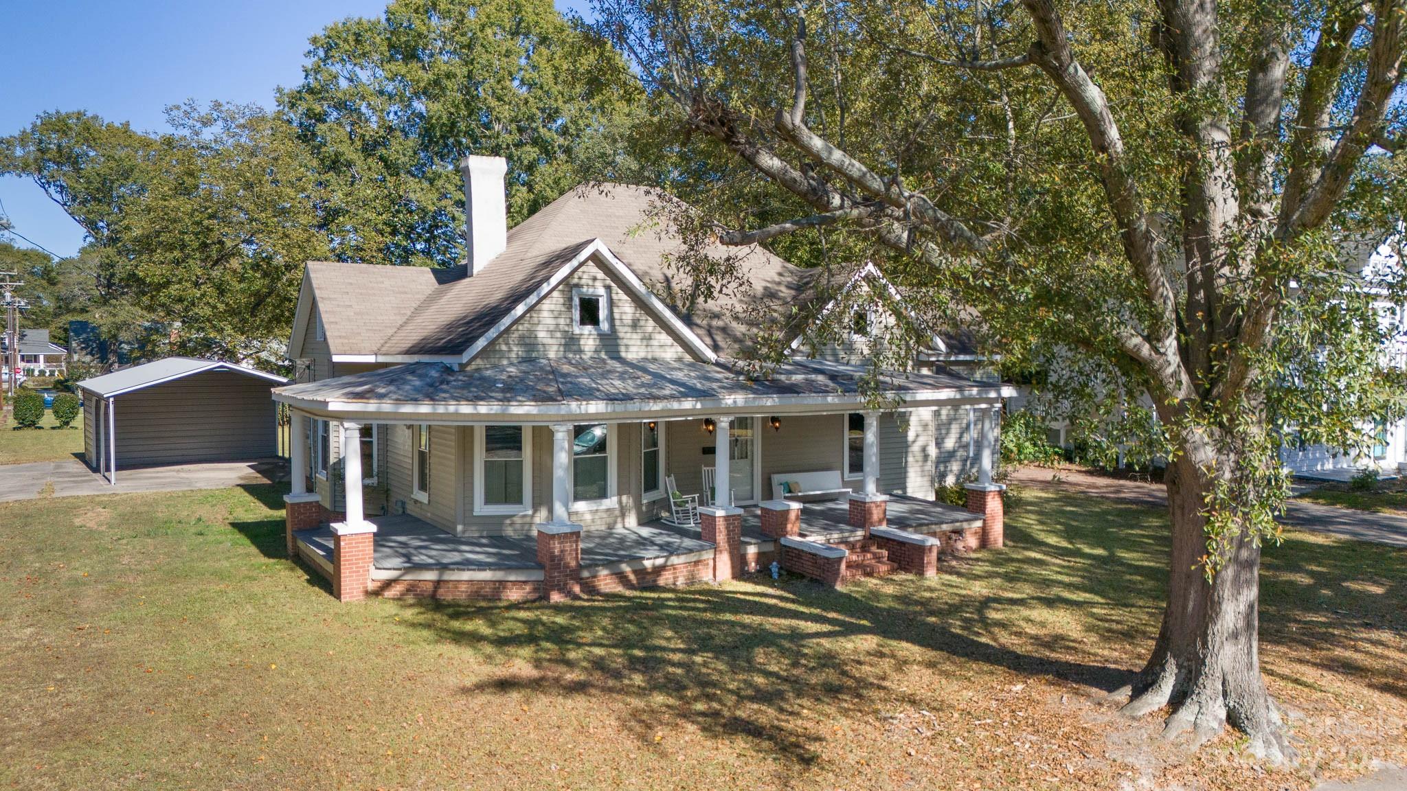 212 Calhoun Street