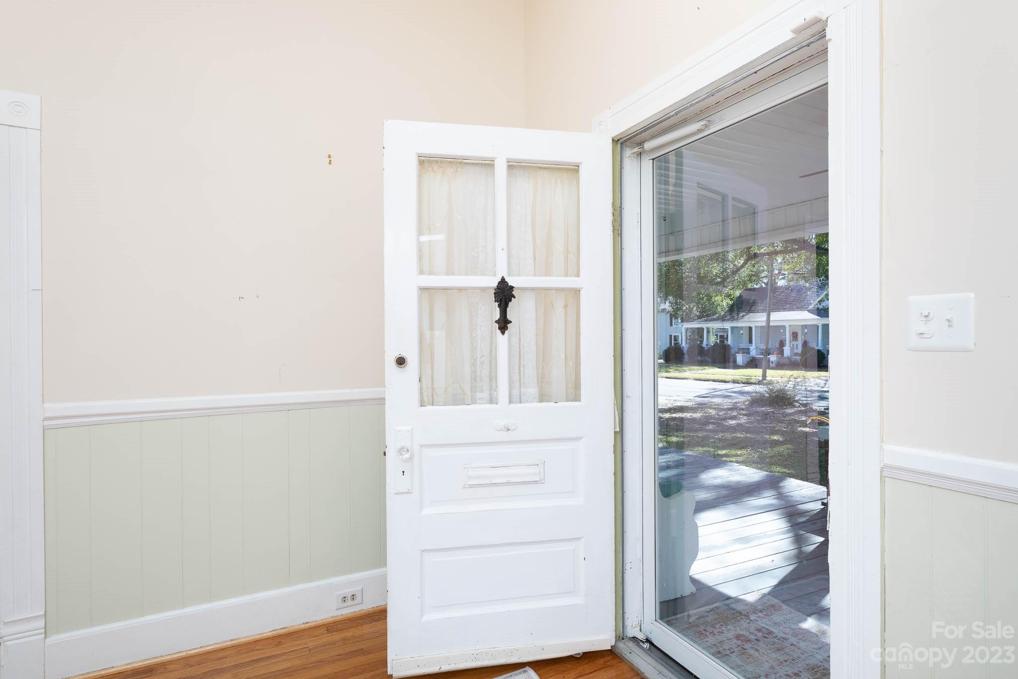 212 Calhoun Street