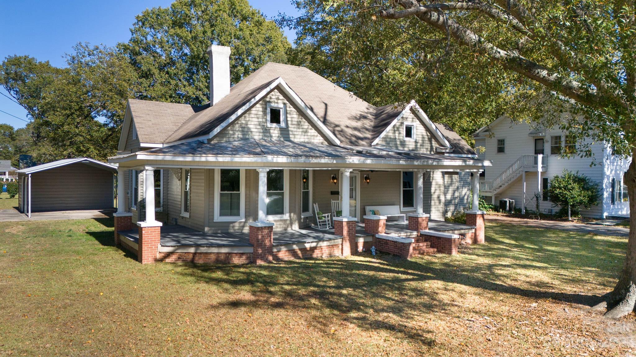 212 Calhoun Street