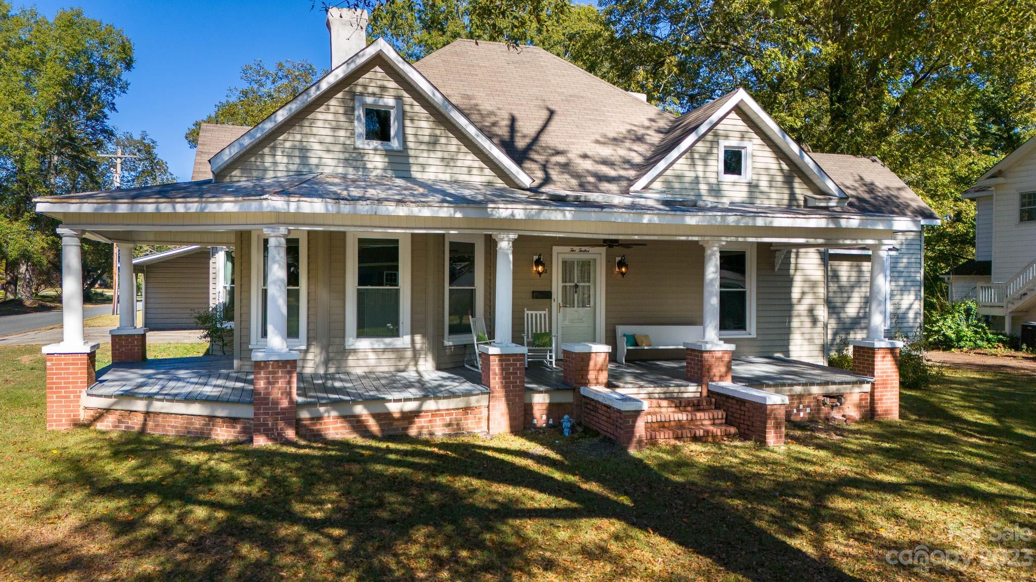 212 Calhoun Street