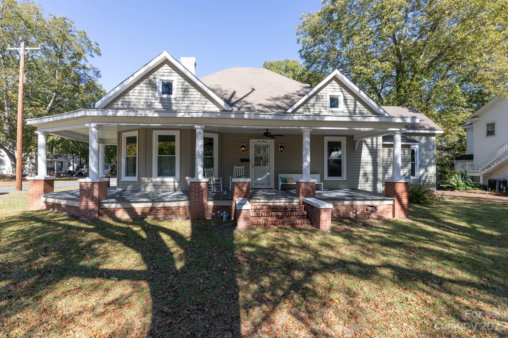 212 Calhoun Street