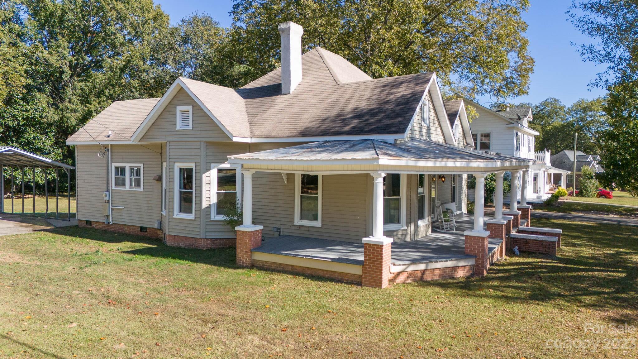 212 Calhoun Street