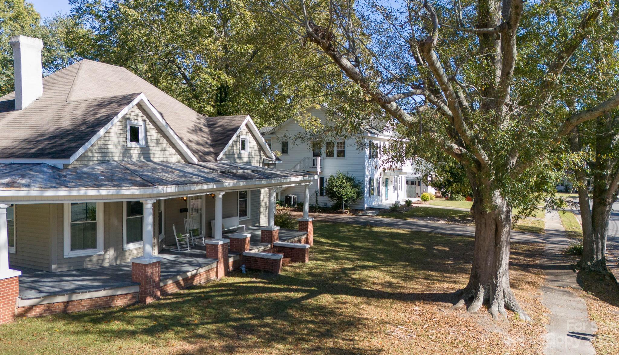 212 Calhoun Street