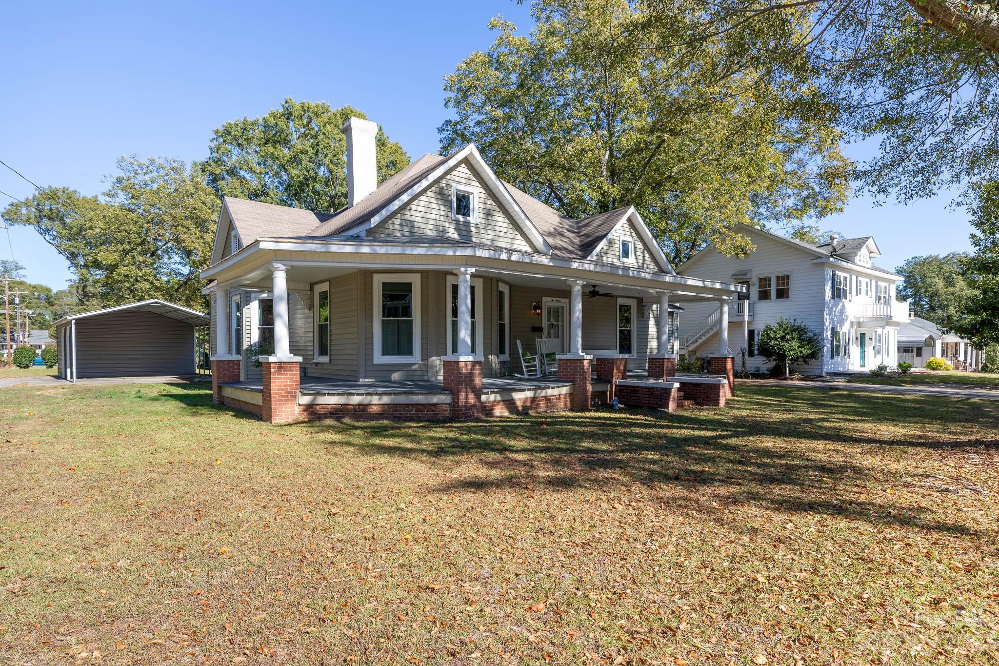 212 Calhoun Street