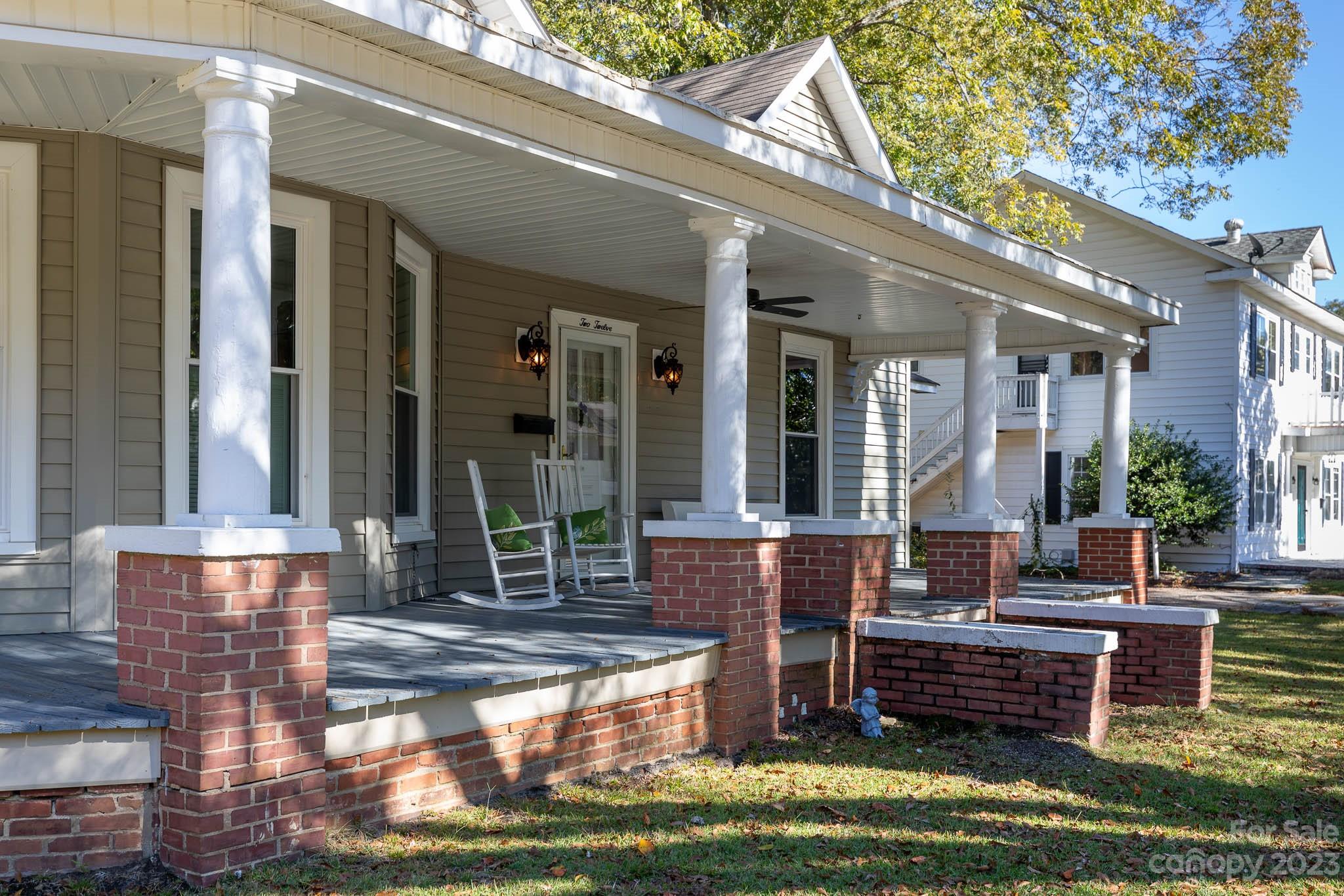 212 Calhoun Street