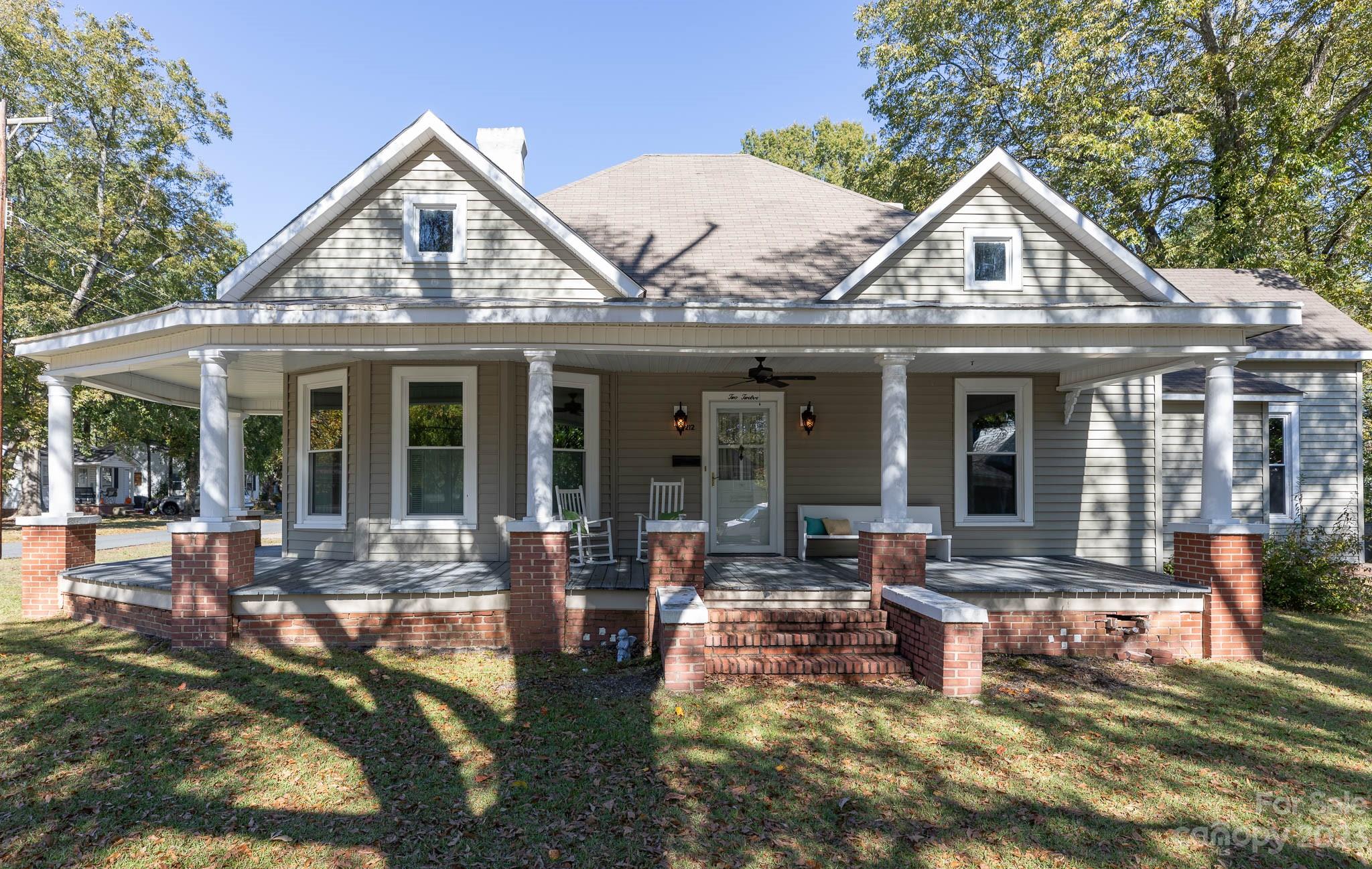 212 Calhoun Street