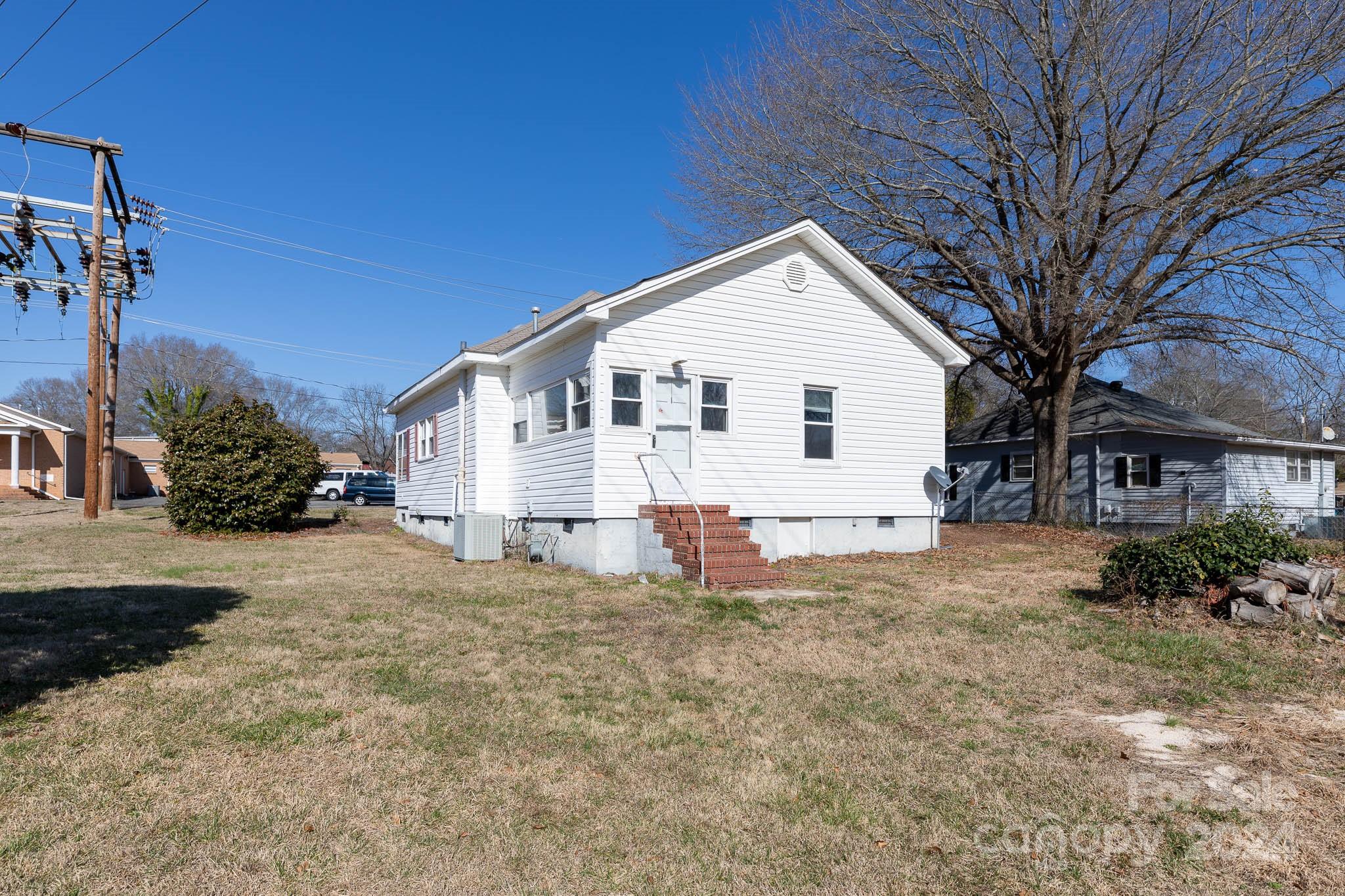 204 Hampshire Lane