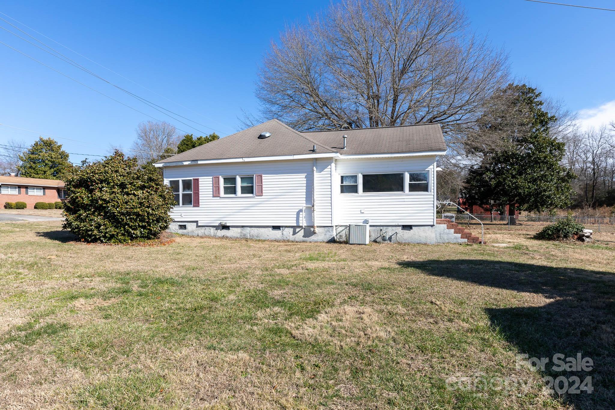 204 Hampshire Lane