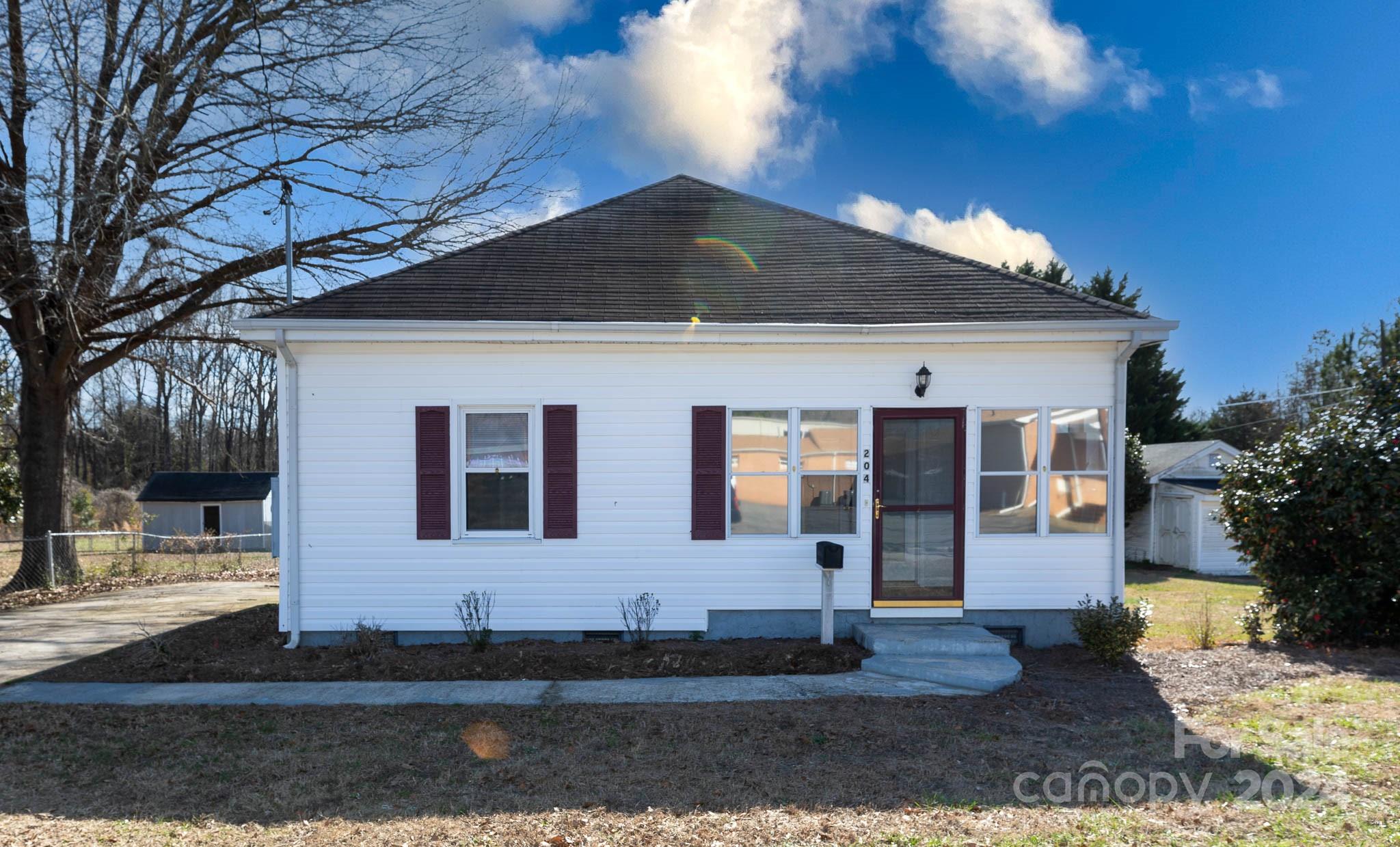 204 Hampshire Lane