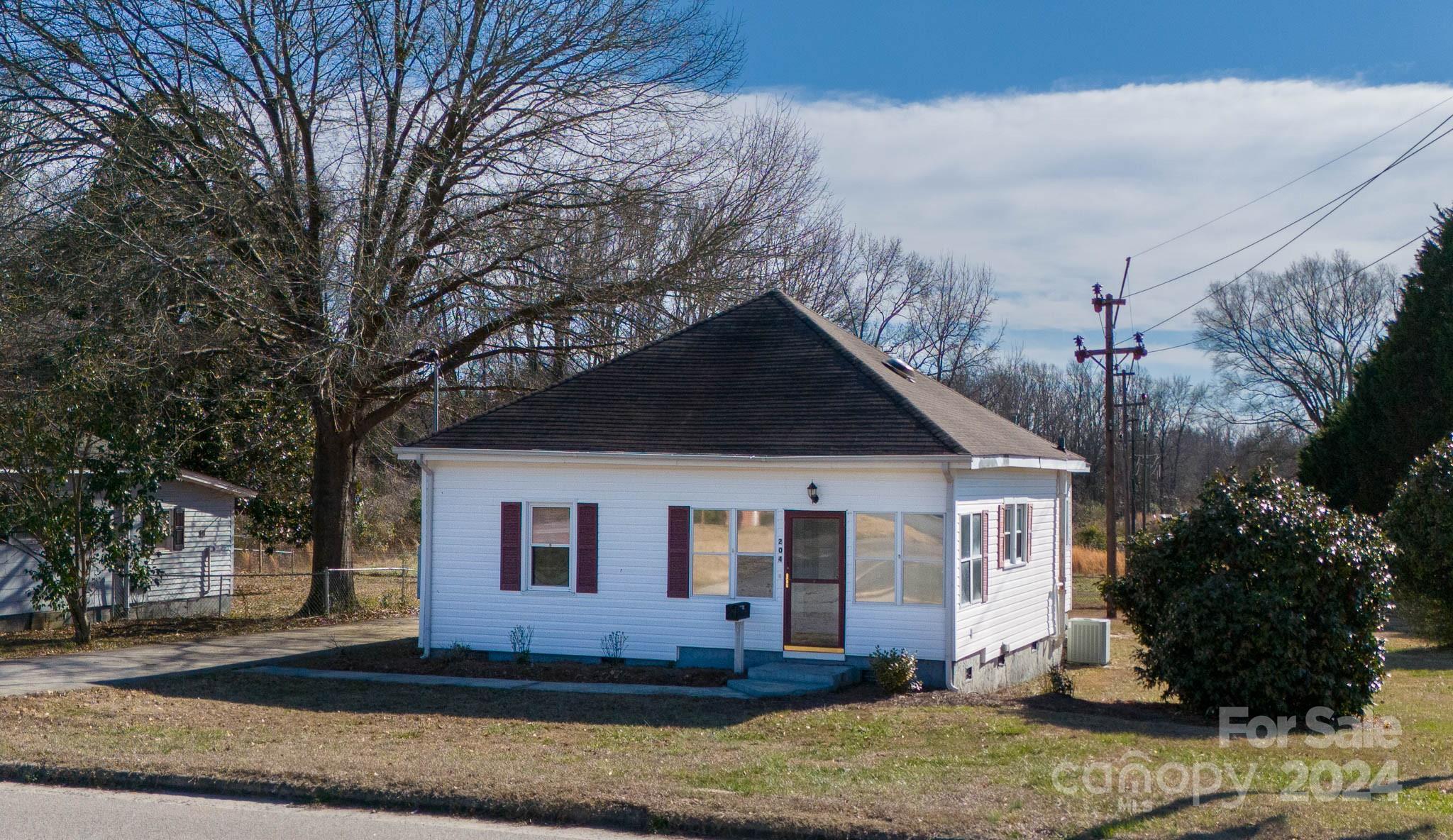 204 Hampshire Lane