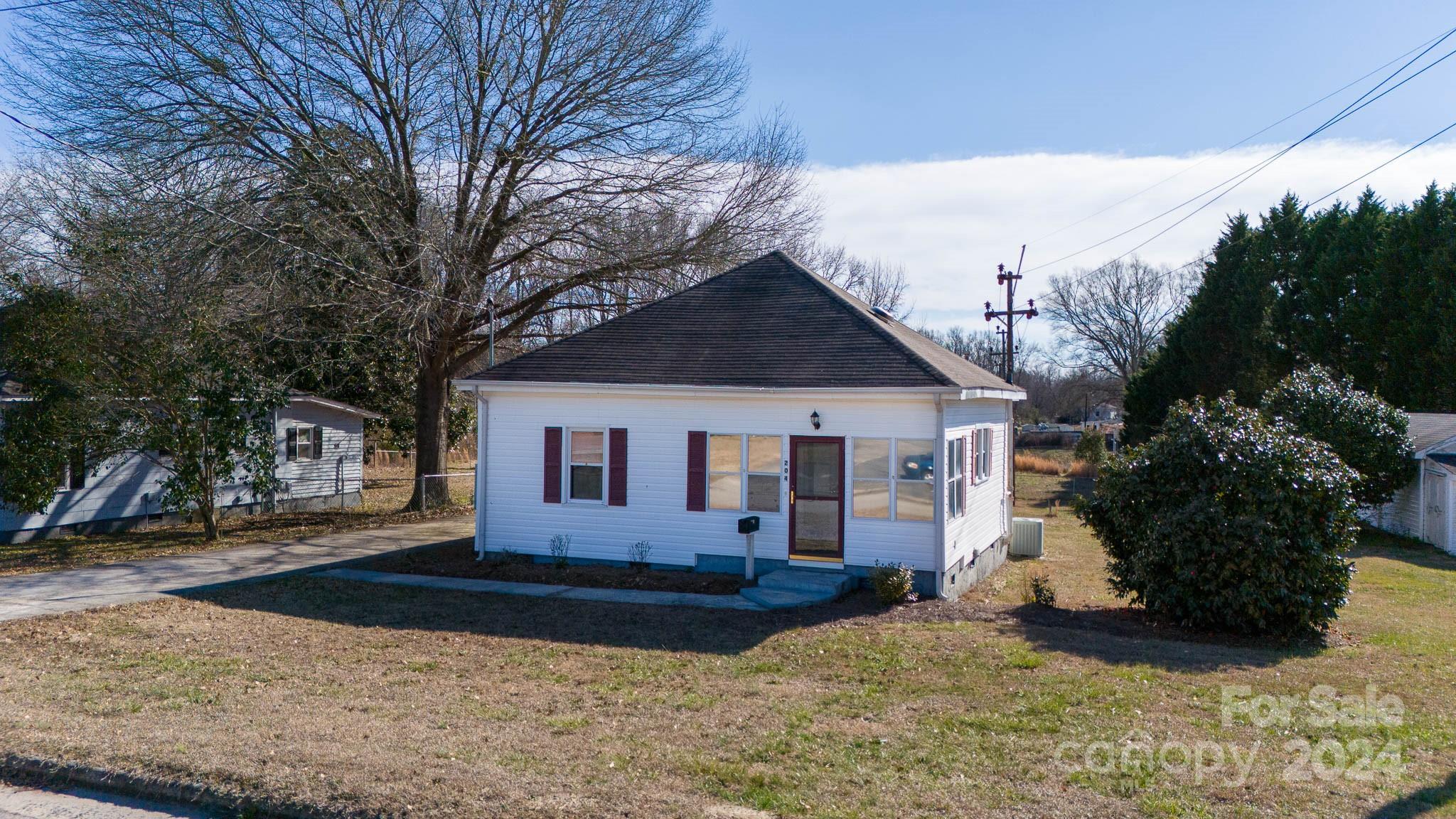 204 Hampshire Lane
