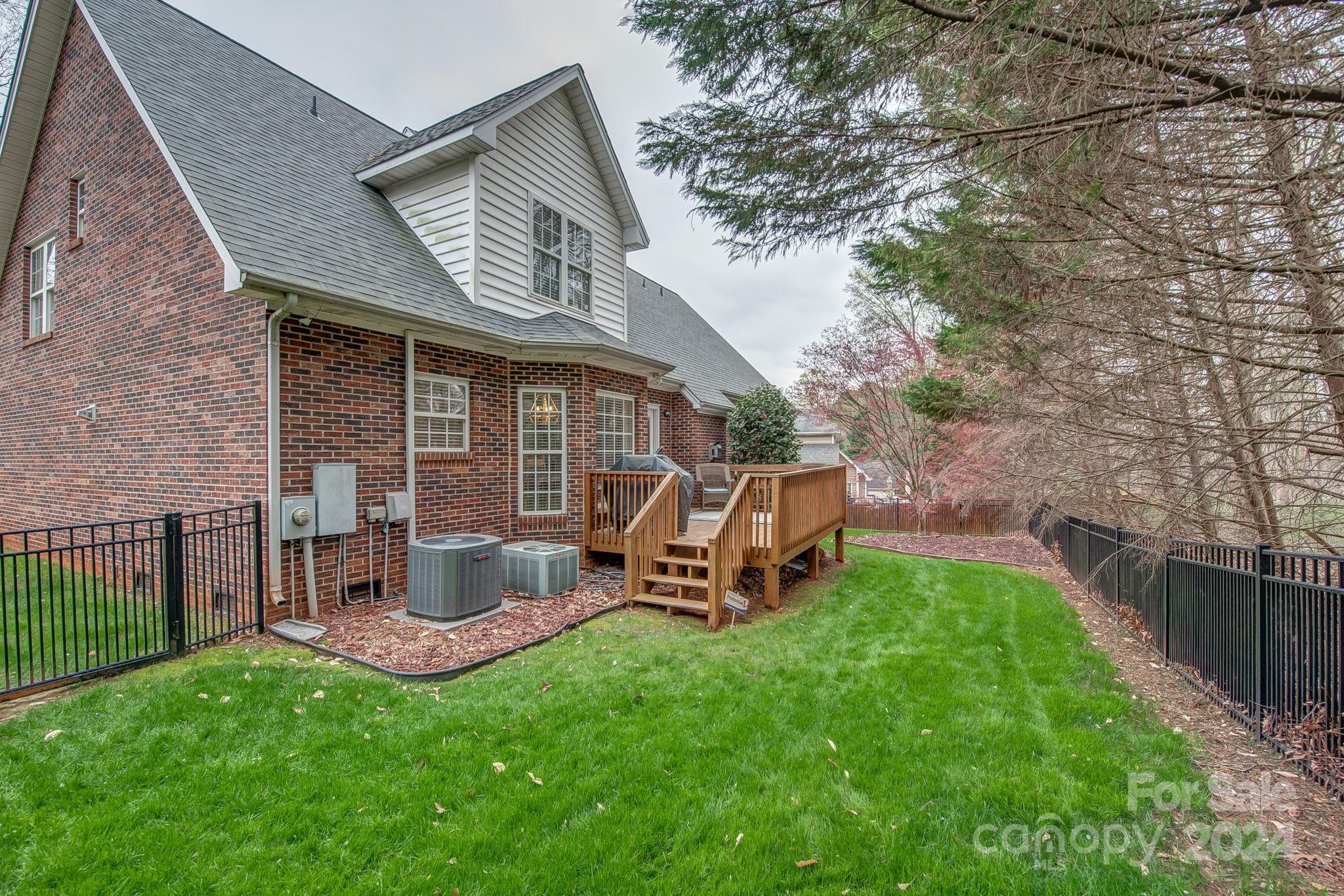 1850 Abbotsford Court