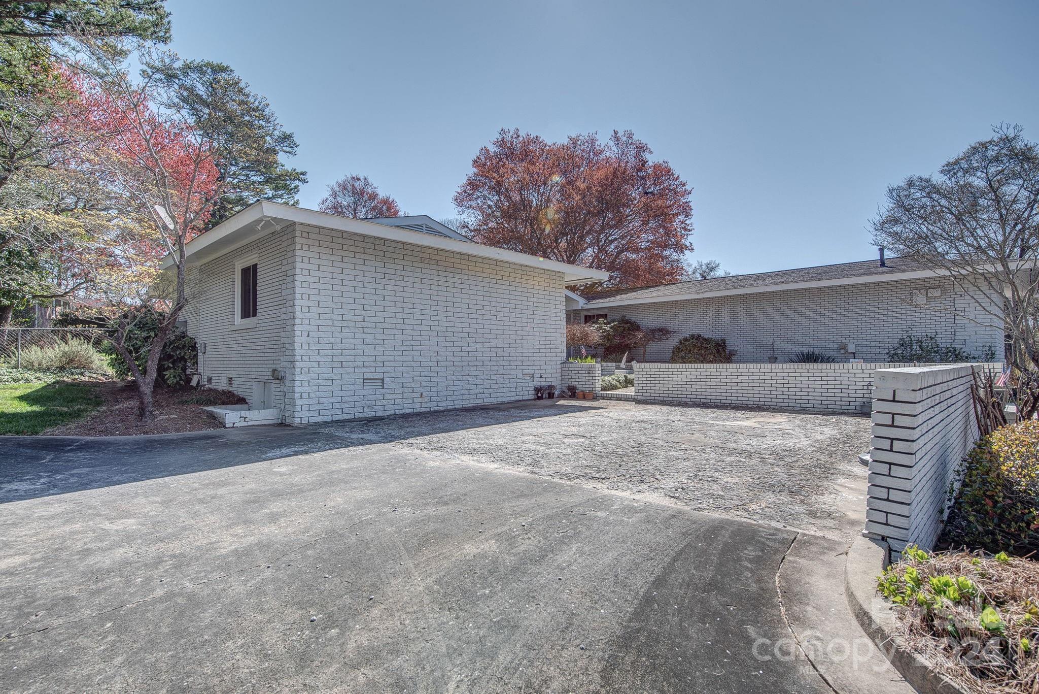 926 Sandswood Drive