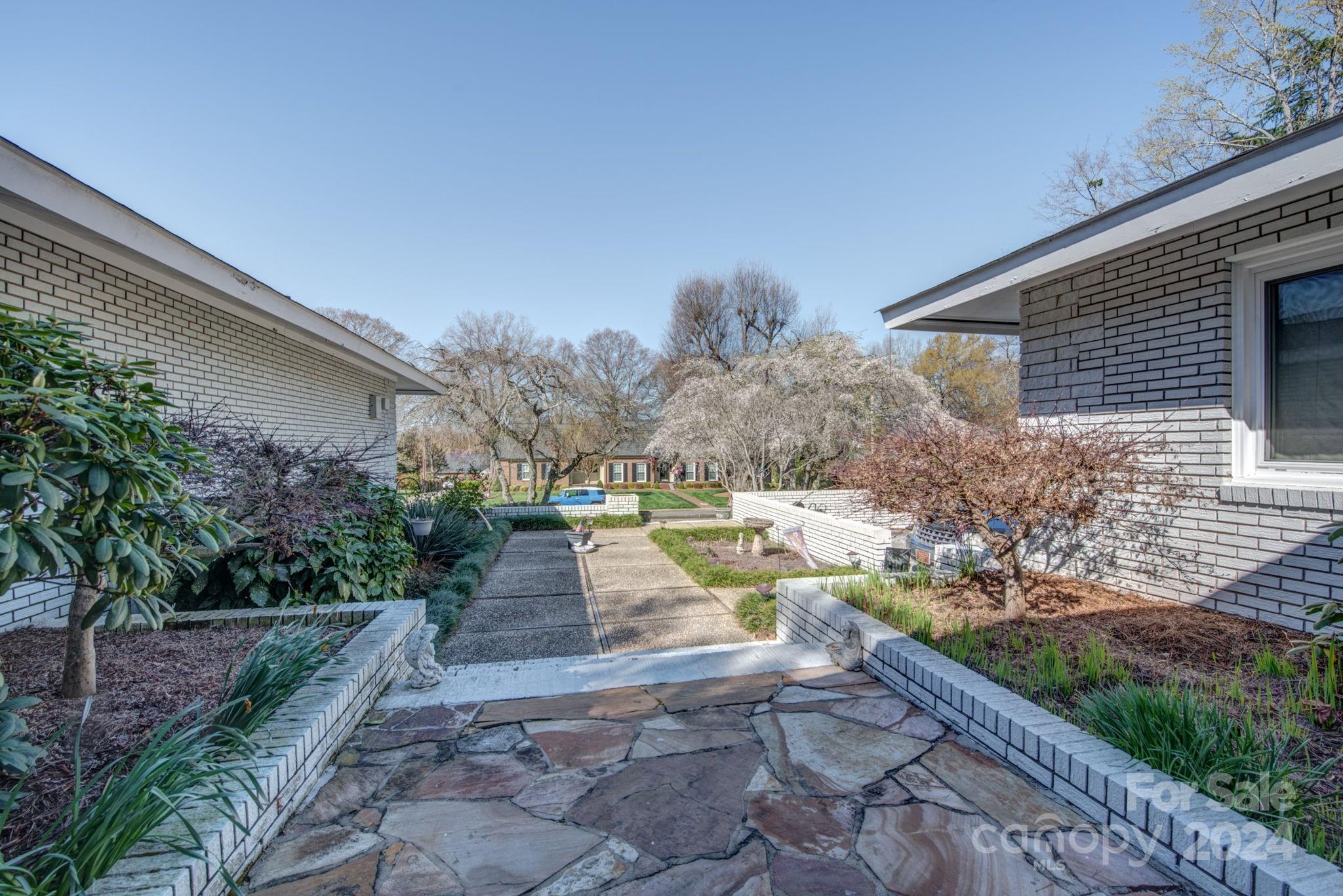 926 Sandswood Drive