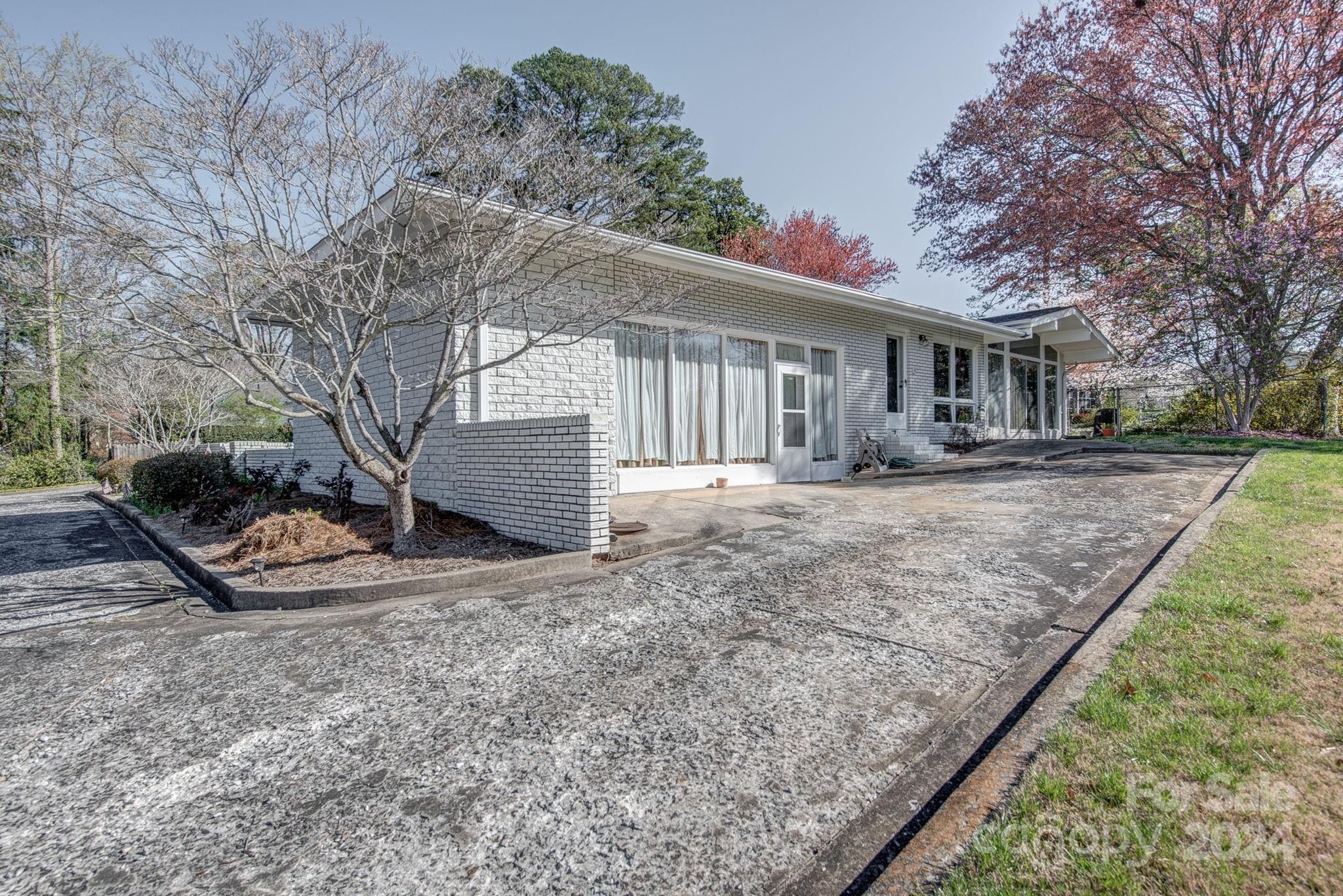 926 Sandswood Drive