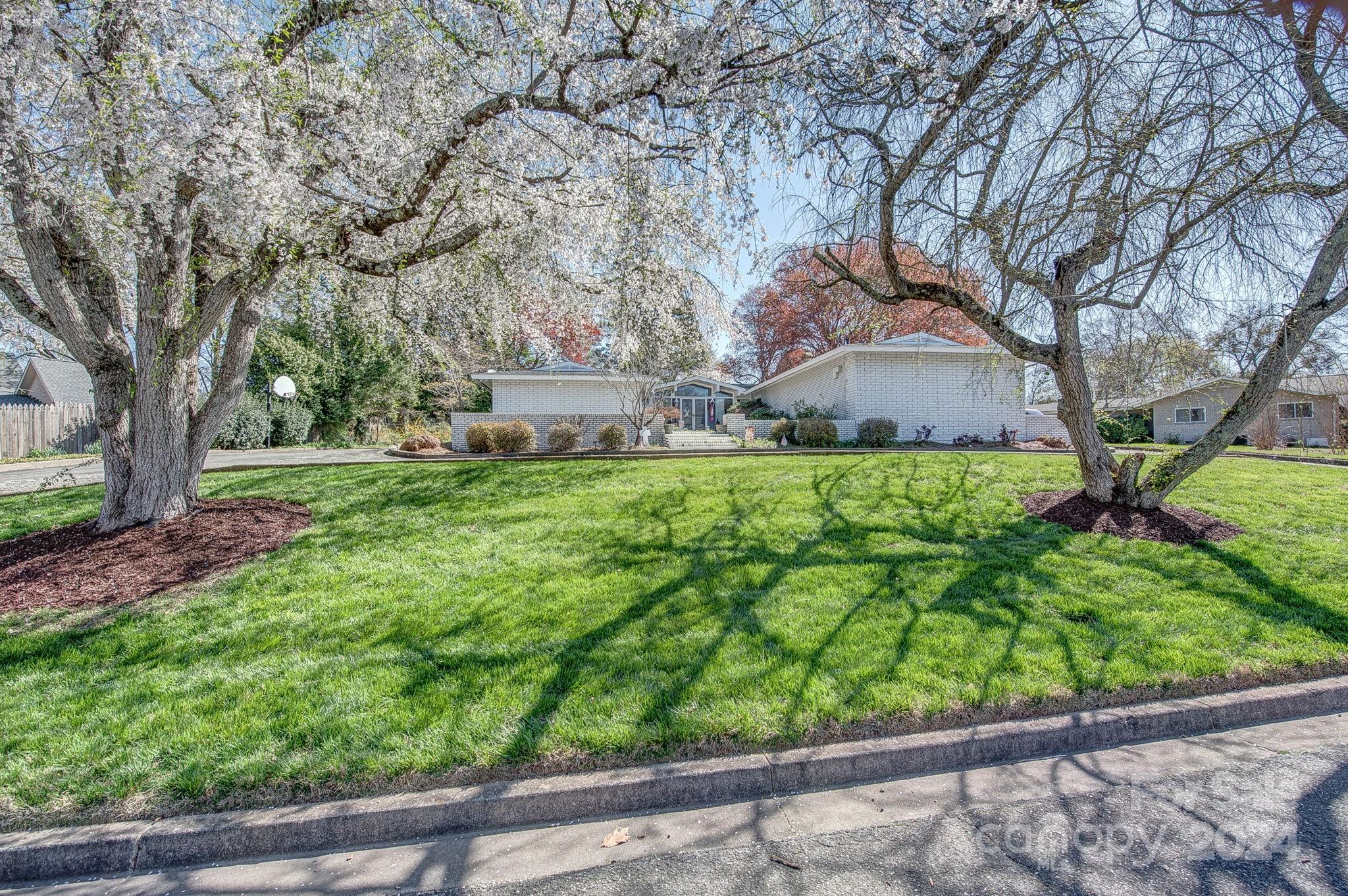 926 Sandswood Drive