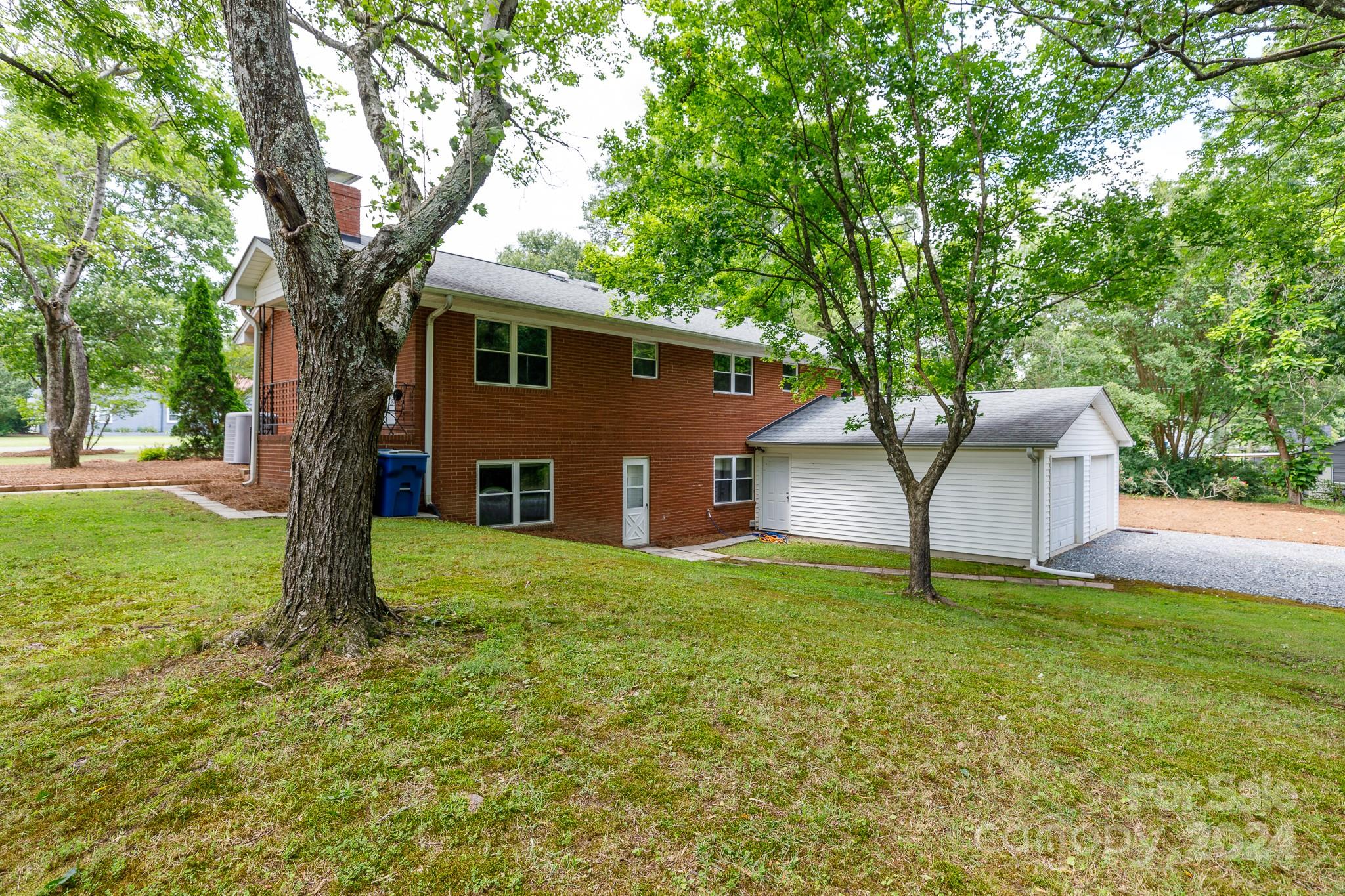 1606 N Main Street