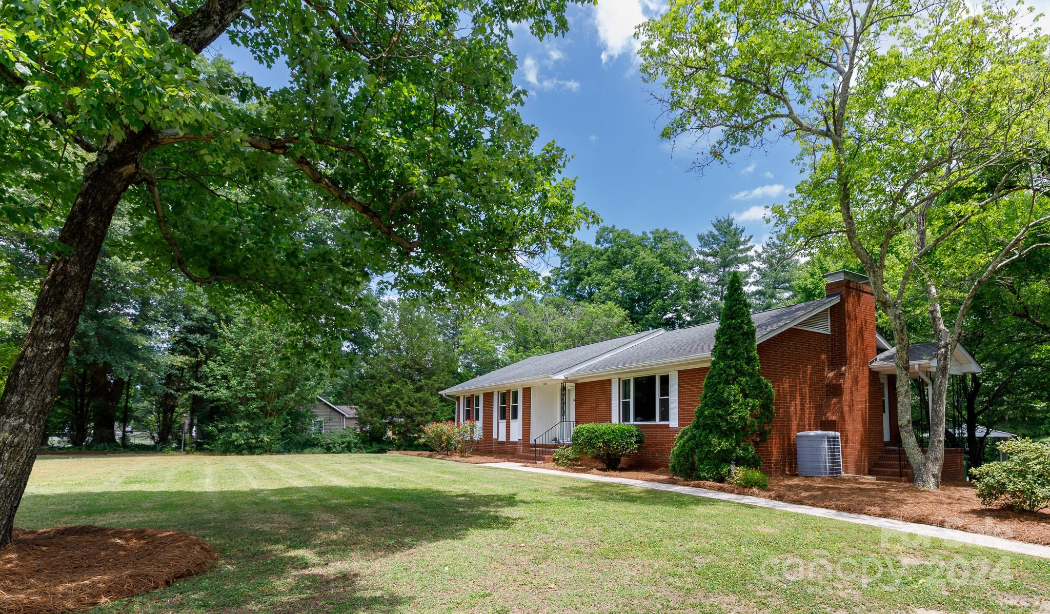 1606 N Main Street