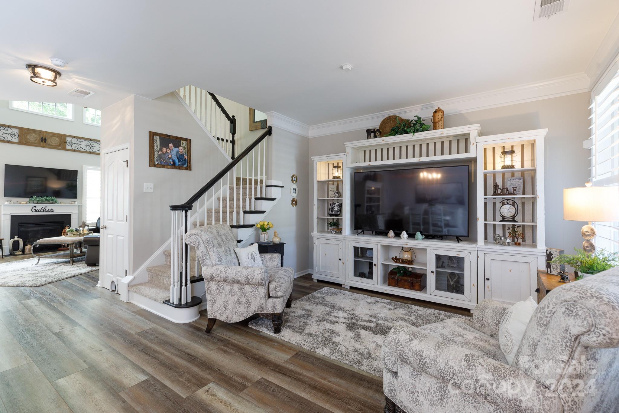 710 Deerbrook Lane