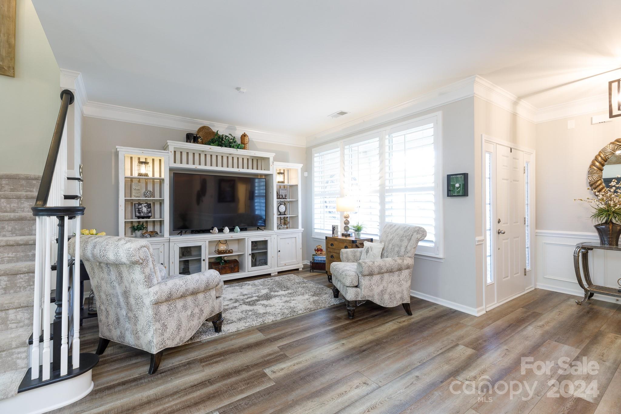 710 Deerbrook Lane