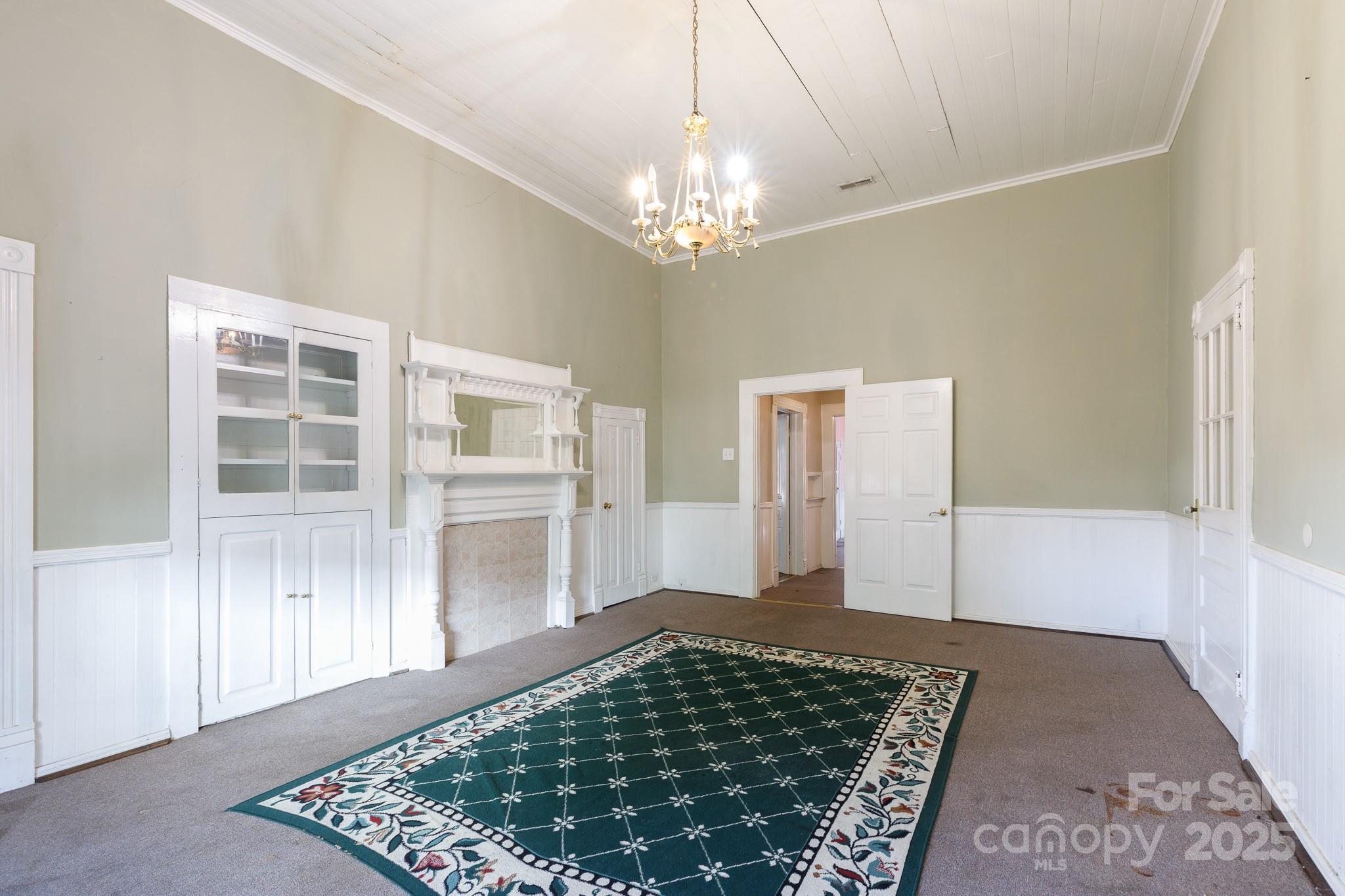 303 Kings Mountain Street