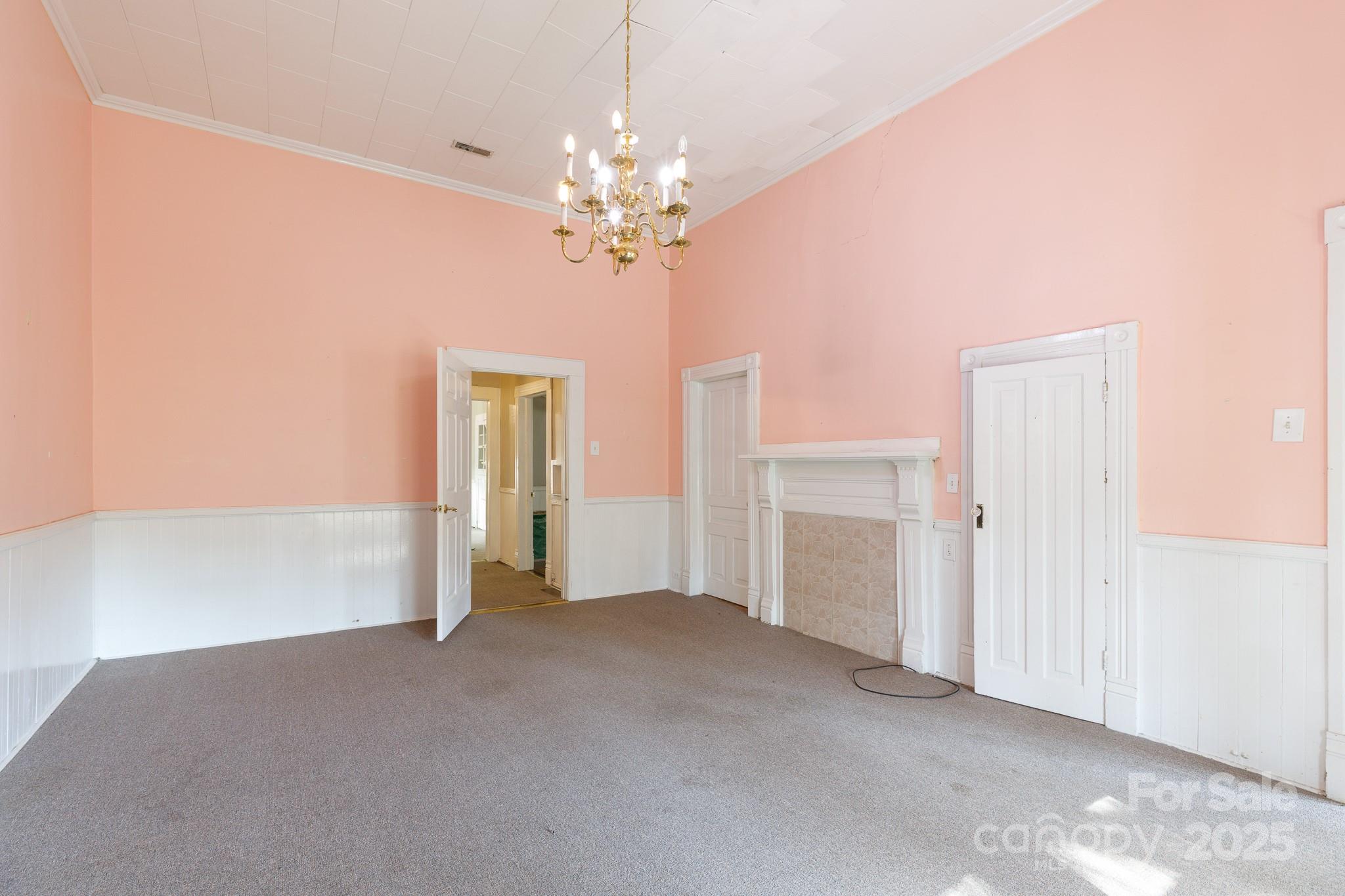 303 Kings Mountain Street