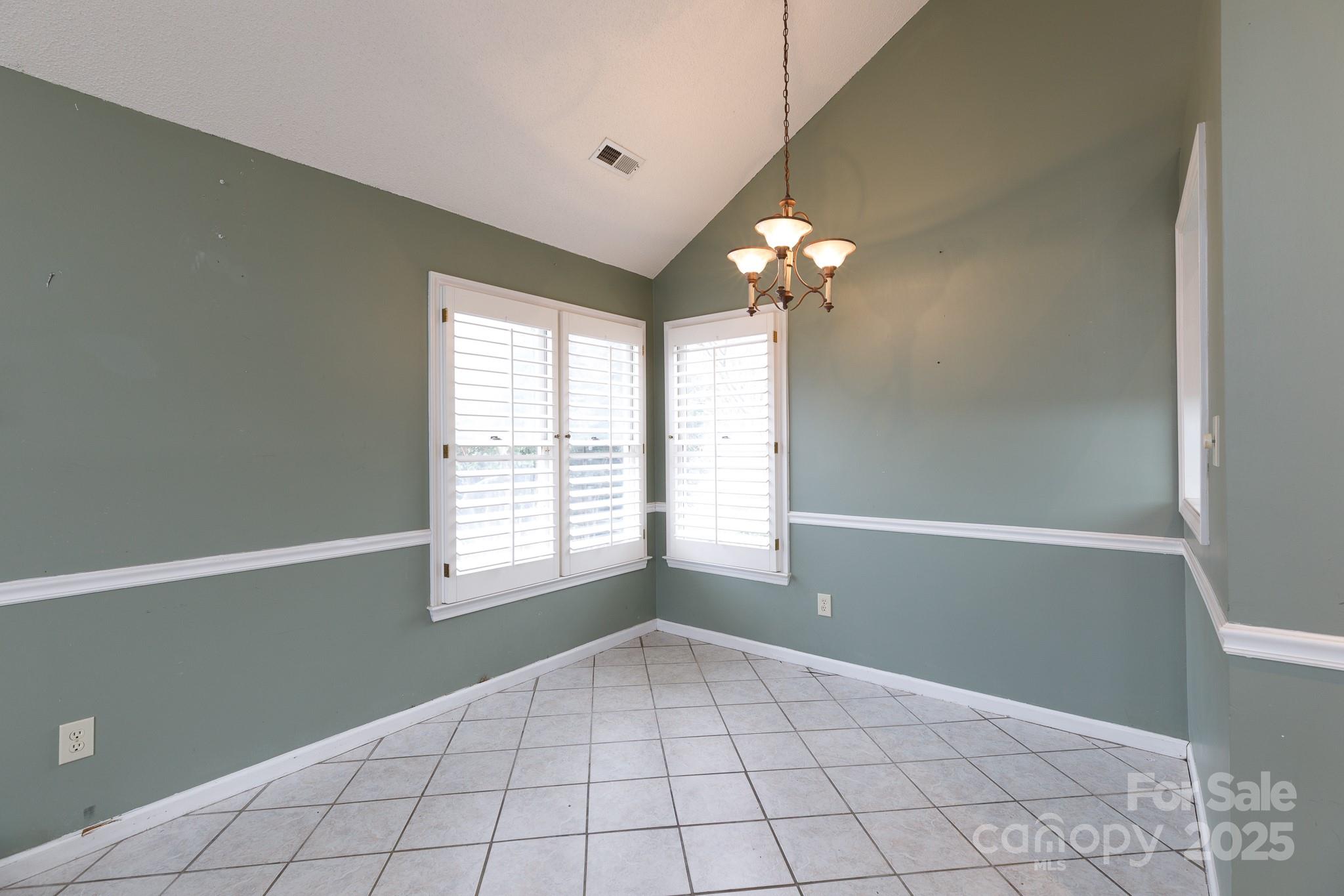 3033 River Ridge Drive