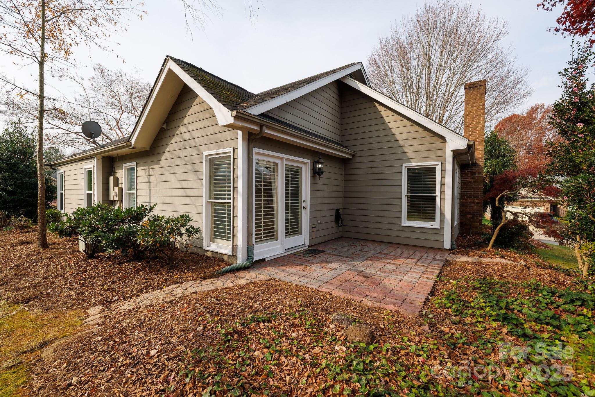 3033 River Ridge Drive