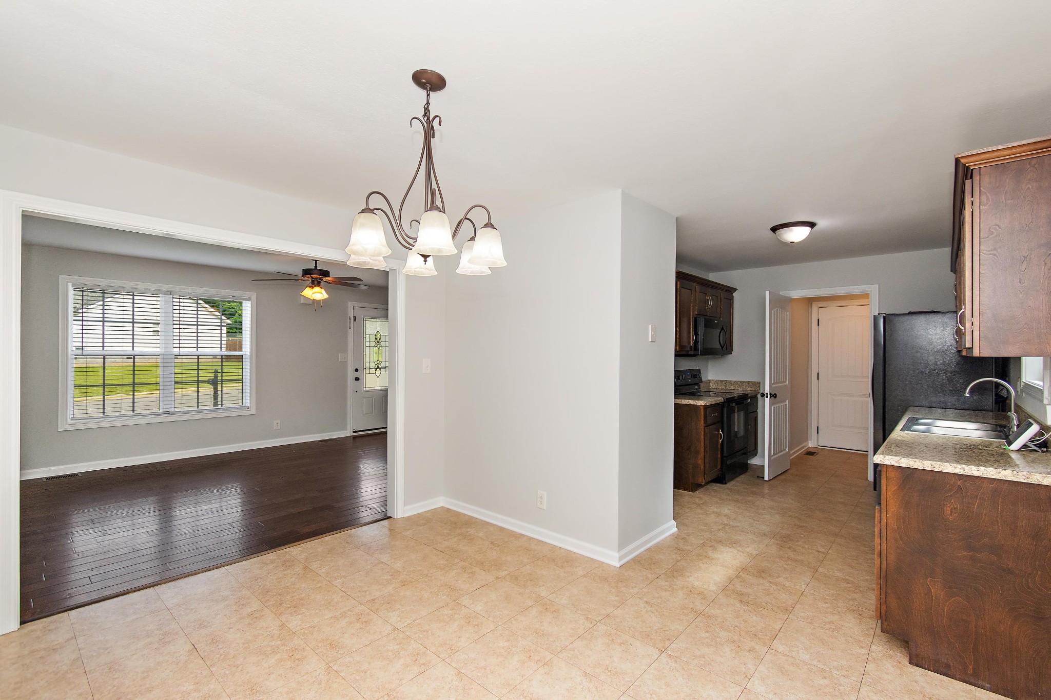 552 Magnolia Dr